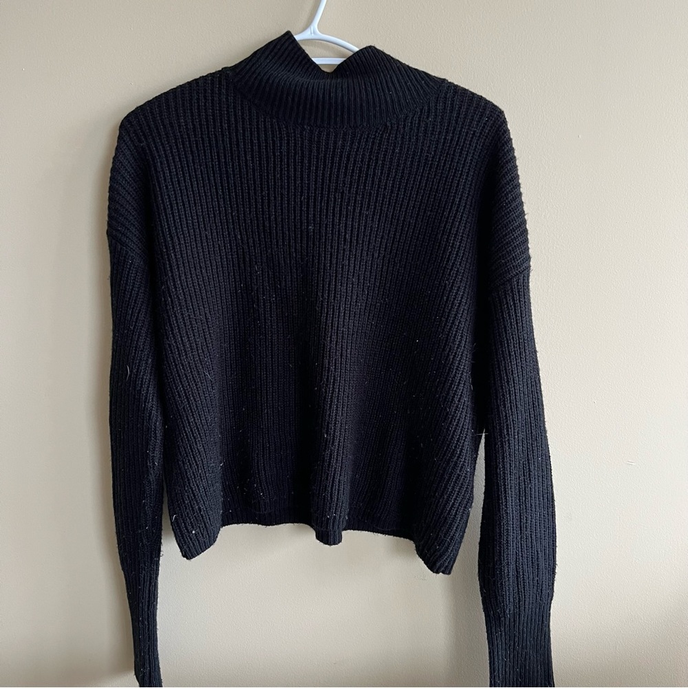 LAST CALL! Black cropped turtle neck - Simons